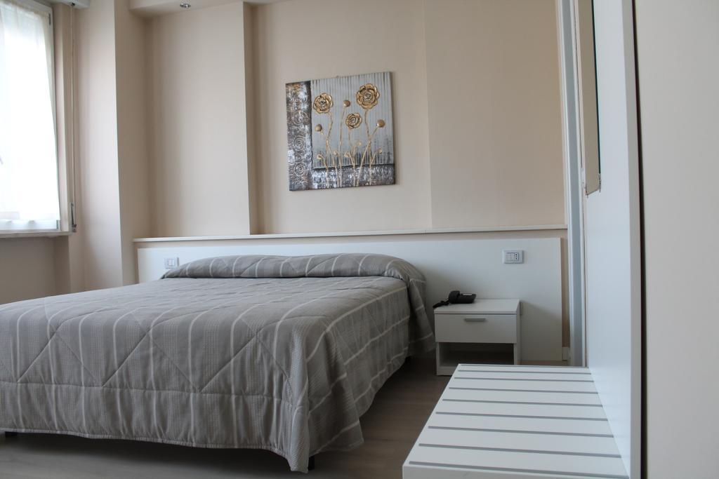 Hotel Cremona Viale Exterior photo