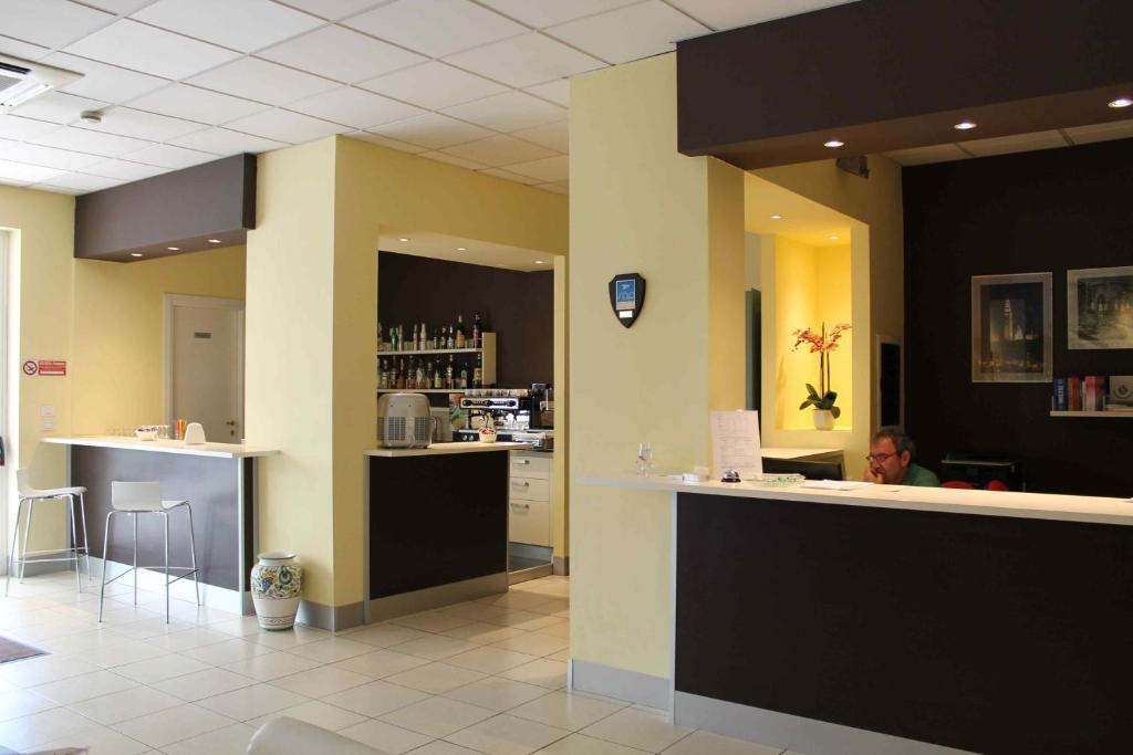 Hotel Cremona Viale Exterior photo